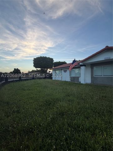 15171 SW 70th St, Miami, FL 33193
