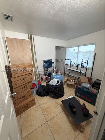 15171 SW 70th St, Miami, FL 33193