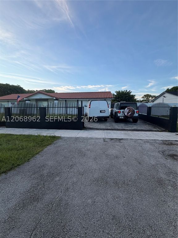 15171 SW 70th St, Miami, FL 33193