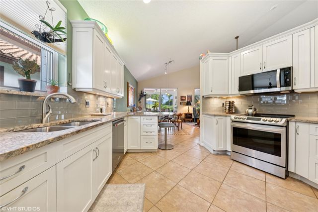 11709 Highland Pl, Coral Springs, FL 33071