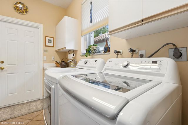 11709 Highland Pl, Coral Springs, FL 33071
