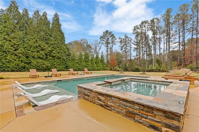 560 Arcaro Drive, Alpharetta, GA 30004