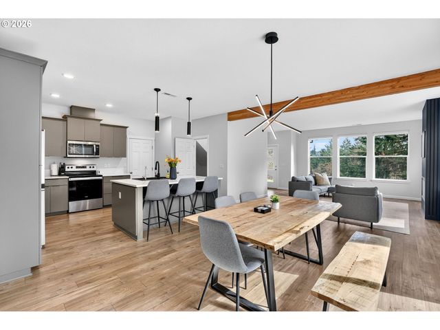 717 Ne 382ND St, La Center, WA 98629