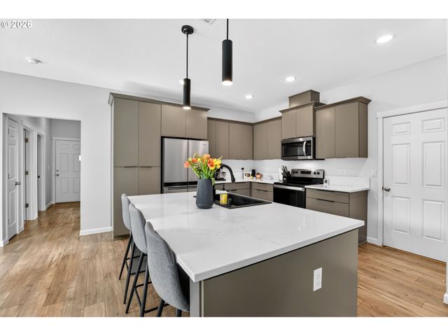 717 Ne 382ND St, La Center, WA 98629