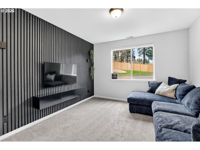 717 Ne 382ND St, La Center, WA 98629