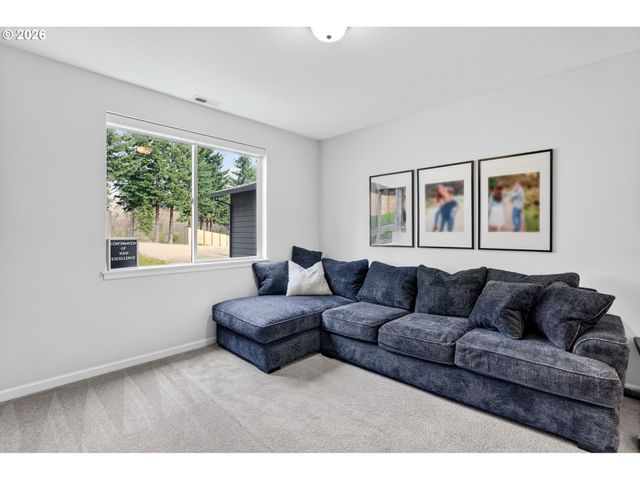 717 Ne 382ND St, La Center, WA 98629