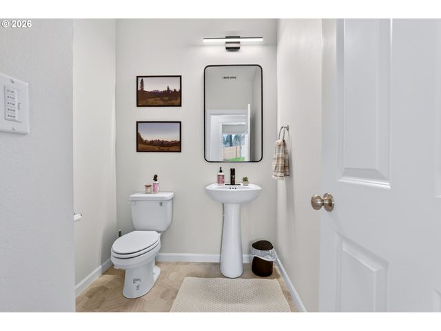 717 Ne 382ND St, La Center, WA 98629