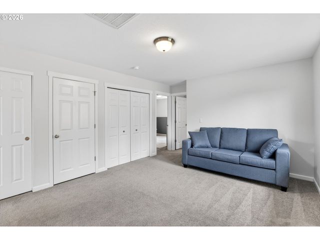 717 Ne 382ND St, La Center, WA 98629