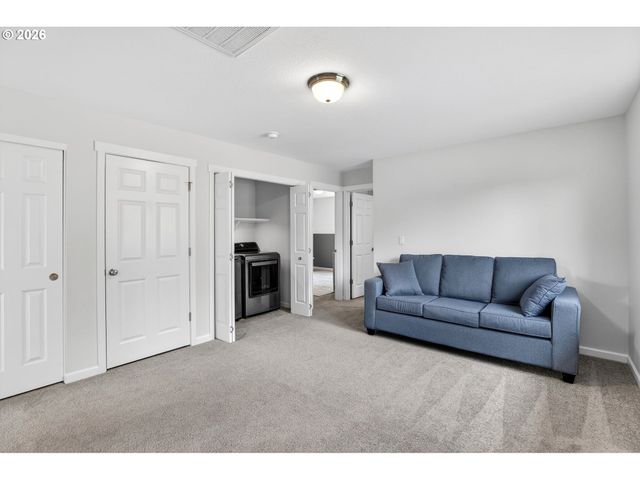 717 Ne 382ND St, La Center, WA 98629