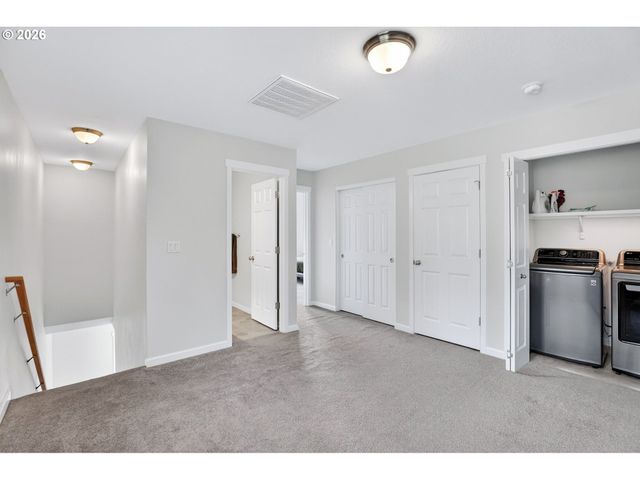 717 Ne 382ND St, La Center, WA 98629