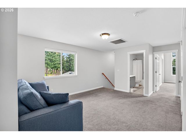 717 Ne 382ND St, La Center, WA 98629