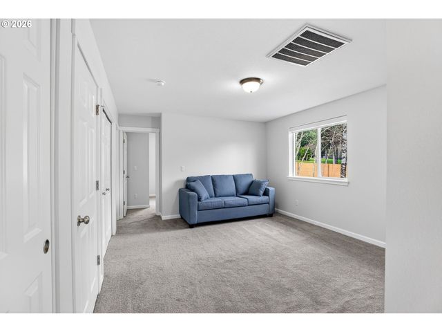 717 Ne 382ND St, La Center, WA 98629