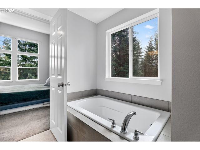 717 Ne 382ND St, La Center, WA 98629