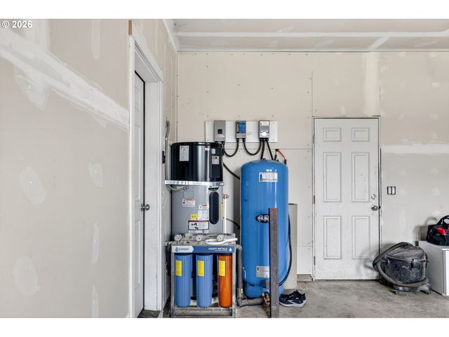 717 Ne 382ND St, La Center, WA 98629