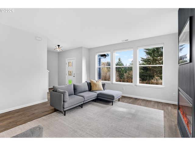 717 Ne 382ND St, La Center, WA 98629