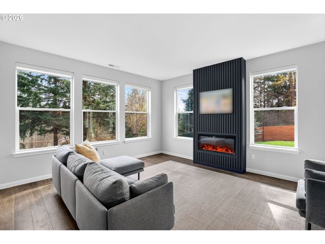 717 Ne 382ND St, La Center, WA 98629