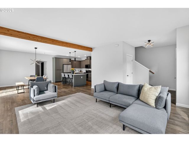 717 Ne 382ND St, La Center, WA 98629