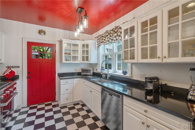 109 Euclid Terrace, Syracuse, NY 13210