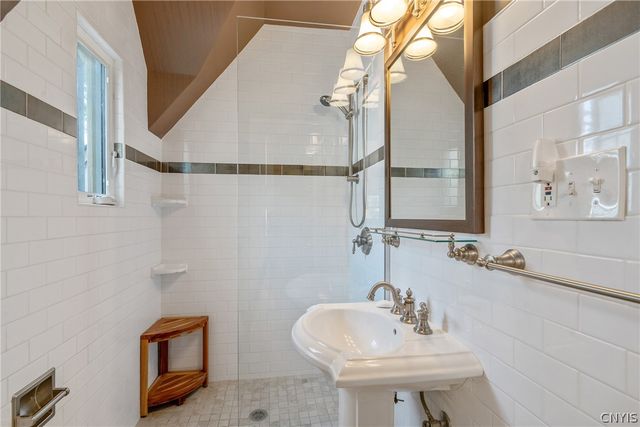 109 Euclid Terrace, Syracuse, NY 13210