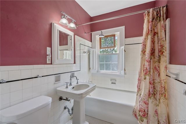 109 Euclid Terrace, Syracuse, NY 13210