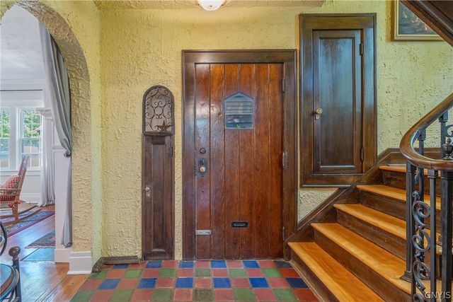 109 Euclid Terrace, Syracuse, NY 13210