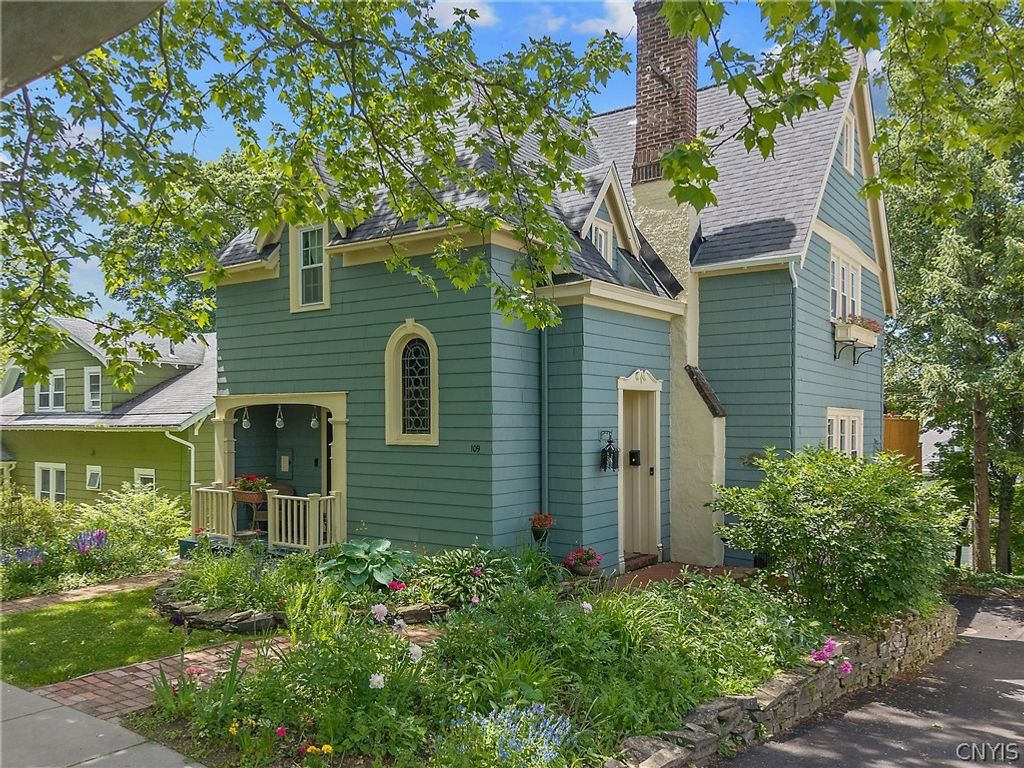 109 Euclid Terrace, Syracuse, NY 13210