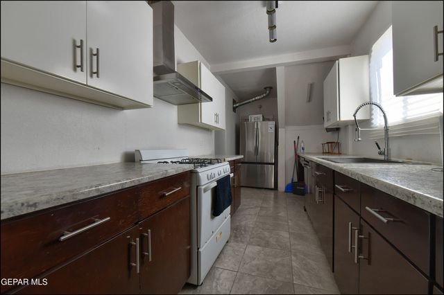 1609 GEORGIA Place, El Paso, TX 79902