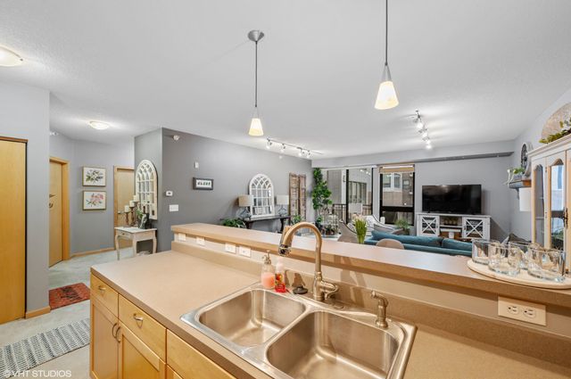 7601 Aldrich Avenue S 215, Richfield, MN 55423