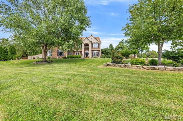 5025 Edinburg Court, Columbia, IL 62236