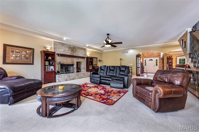 5025 Edinburg Court, Columbia, IL 62236
