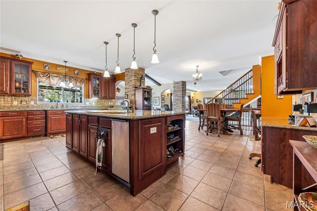 5025 Edinburg Court, Columbia, IL 62236