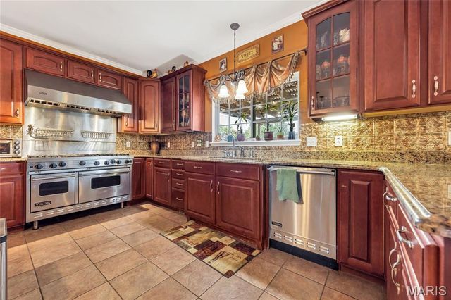 5025 Edinburg Court, Columbia, IL 62236