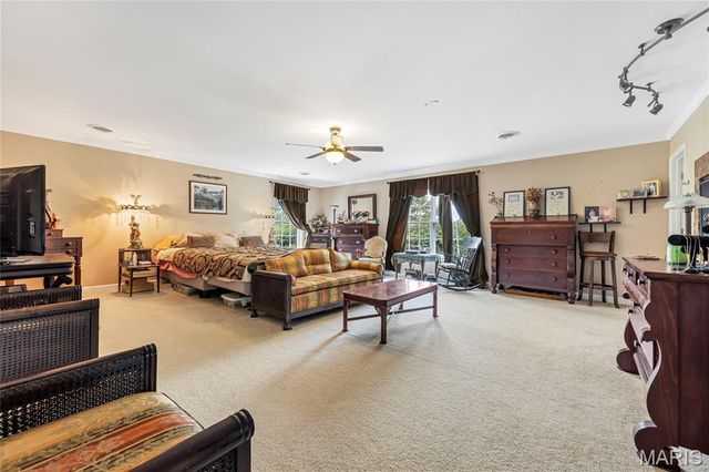 5025 Edinburg Court, Columbia, IL 62236