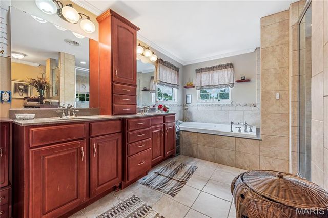 5025 Edinburg Court, Columbia, IL 62236