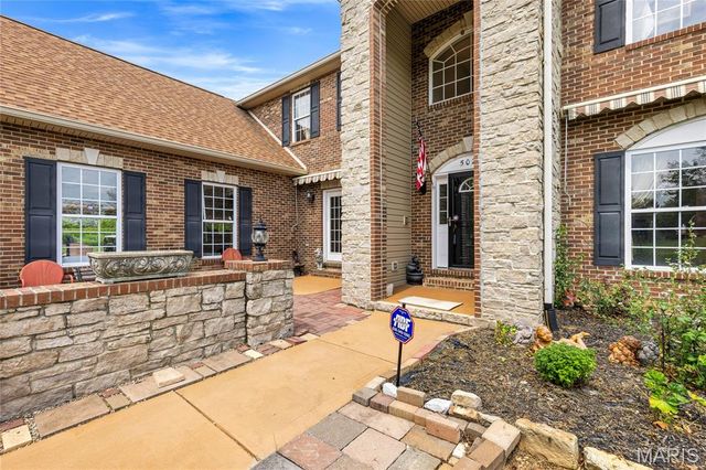 5025 Edinburg Court, Columbia, IL 62236