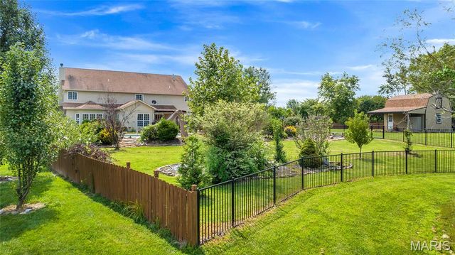5025 Edinburg Court, Columbia, IL 62236