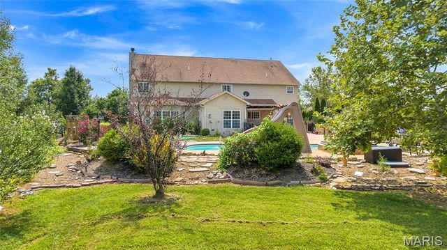 5025 Edinburg Court, Columbia, IL 62236