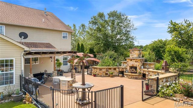 5025 Edinburg Court, Columbia, IL 62236