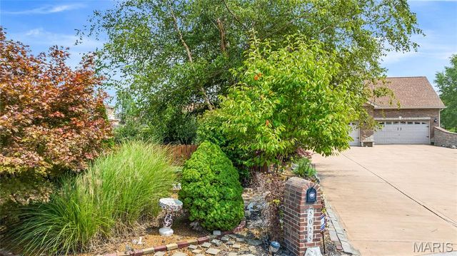 5025 Edinburg Court, Columbia, IL 62236