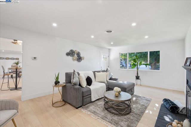 4023 Roland Dr, Concord, CA 94521