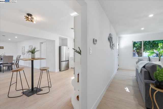 4023 Roland Dr, Concord, CA 94521