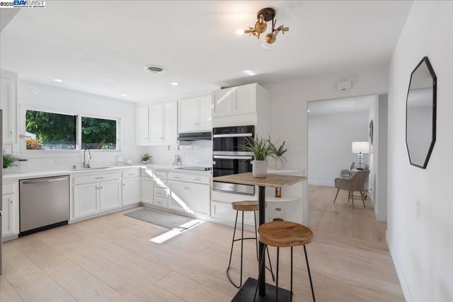 4023 Roland Dr, Concord, CA 94521