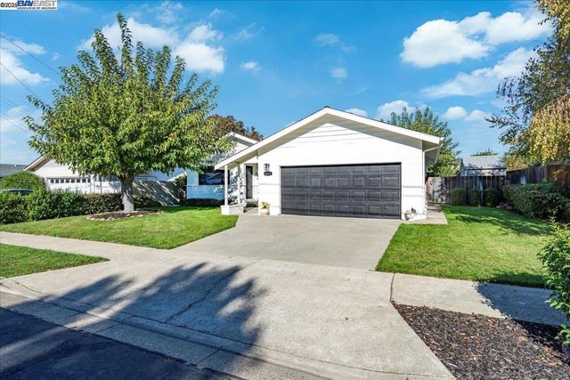 4023 Roland Dr, Concord, CA 94521