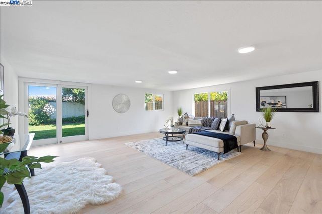 4023 Roland Dr, Concord, CA 94521