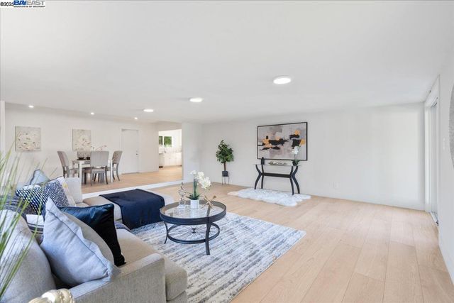 4023 Roland Dr, Concord, CA 94521