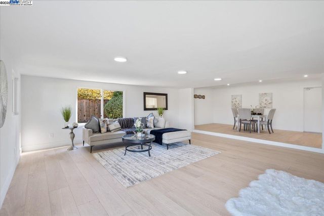 4023 Roland Dr, Concord, CA 94521