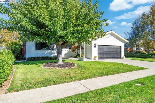 4023 Roland Dr, Concord, CA 94521