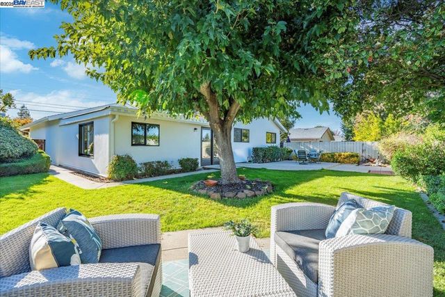 4023 Roland Dr, Concord, CA 94521