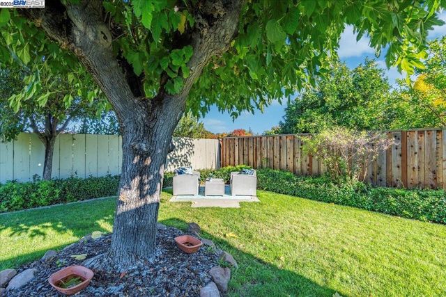 4023 Roland Dr, Concord, CA 94521