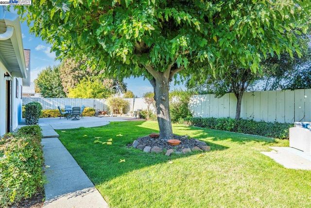 4023 Roland Dr, Concord, CA 94521